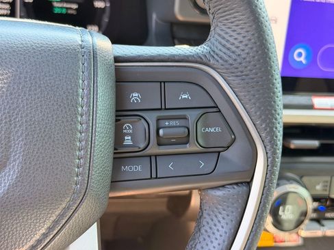 Used 2025 Toyota Tacoma Limited image 29