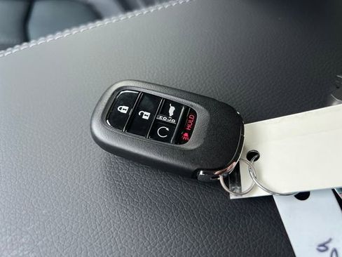 New 2025 Honda Pilot EX-L image 31