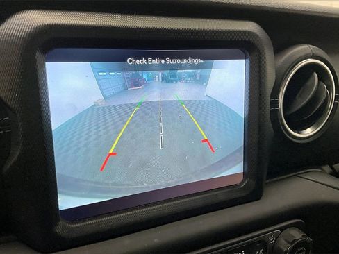 Used 2018 Jeep Wrangler Unlimited Sahara image 19