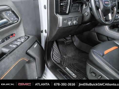 Used 2024 GMC Sierra 1500 AT4 w/ AT4 Premium Package AWD/4WD image 8