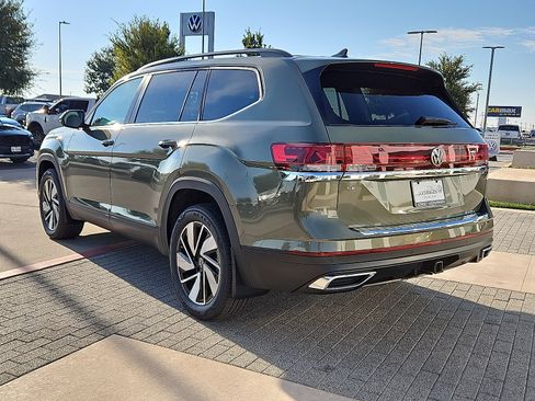 New 2026 Volkswagen Atlas SE image 2