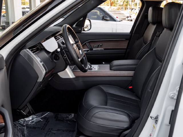 Certified 2024 Land Rover Range Rover SE AWD/4WD image 14
