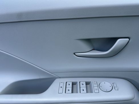 Used 2026 Hyundai Kona SE FWD image 11