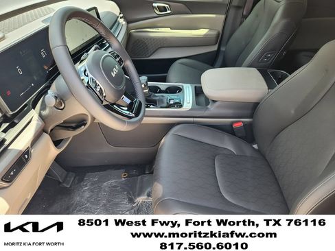 New 2026 Kia Carnival EX FWD image 9
