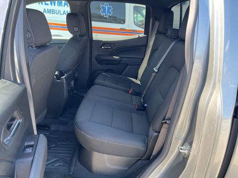 Used 2024 Chevrolet Colorado LT w/ LT Convenience Package image 10