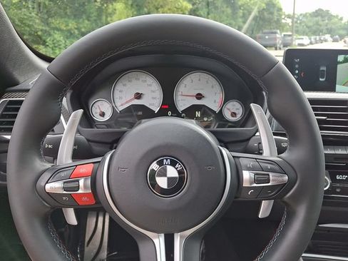 Used 2017 BMW M4 Convertible RWD image 21