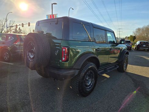 Used 2025 Ford Bronco Badlands image 5