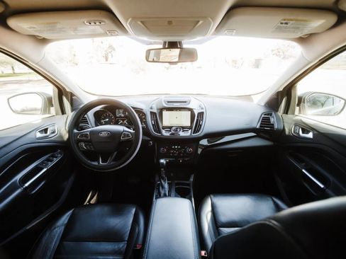 Used 2017 Ford Escape Titanium image 29