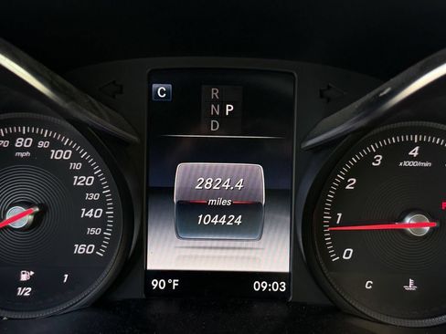 Used 2018 Mercedes-Benz GLC 300 4MATIC image 11