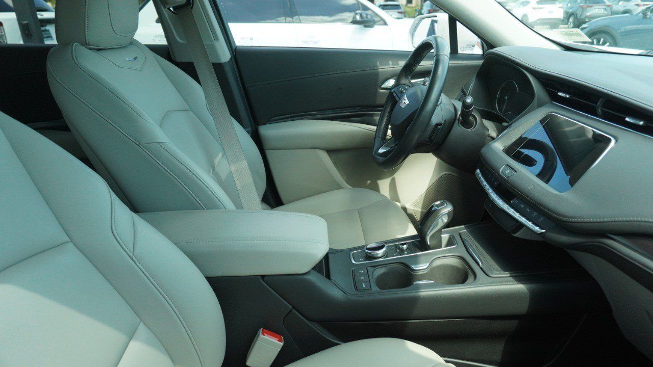 Used 2019 Cadillac XT4 Luxury FWD image 11