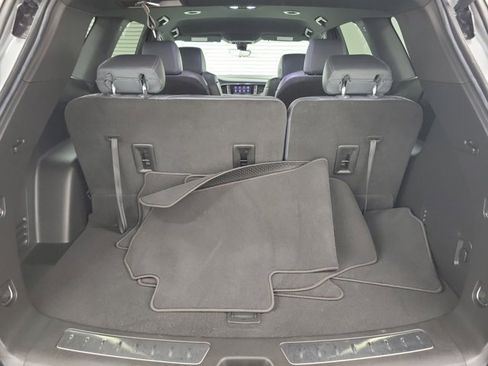 Used 2024 Buick Enclave Essence w/ Sport Touring Edition image 9