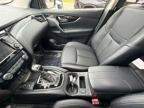 Used 2022 Nissan Rogue Sport SL w/ Premium Package FWD image 22