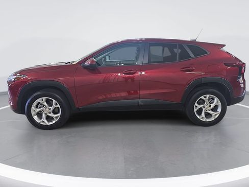 Used 2024 Chevrolet Trax LS w/ LS Convenience Package FWD image 7