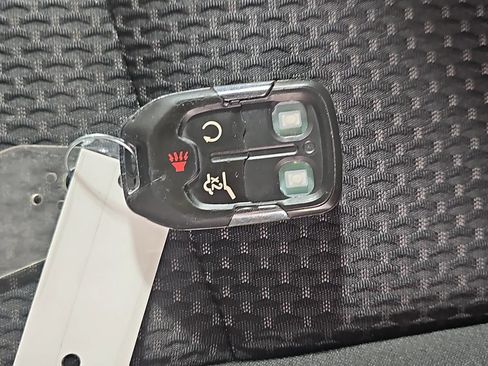 Used 2024 GMC Terrain SLE w/ Driver Convenience Package FWD image 40