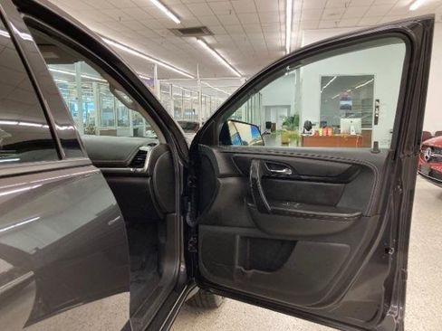 Used 2015 GMC Acadia SLE image 36