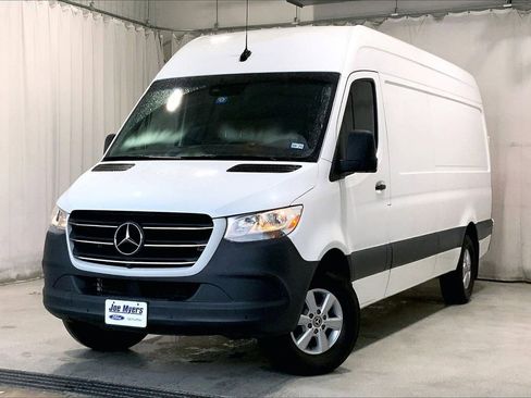 Used 2023 Mercedes-Benz Sprinter 2500 image 2