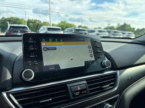 Used 2020 Honda Accord Touring image 16