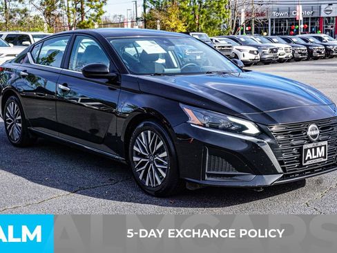 Used 2023 Nissan Altima 2.5 SV image 4