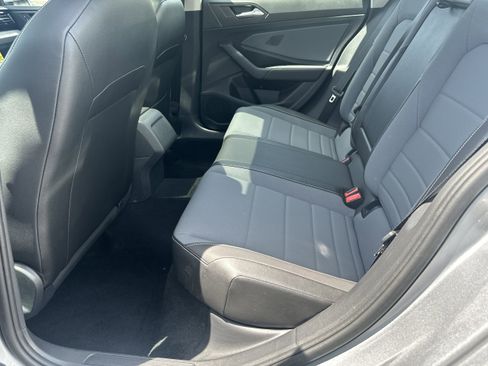 Used 2025 Volkswagen Jetta SE FWD image 20