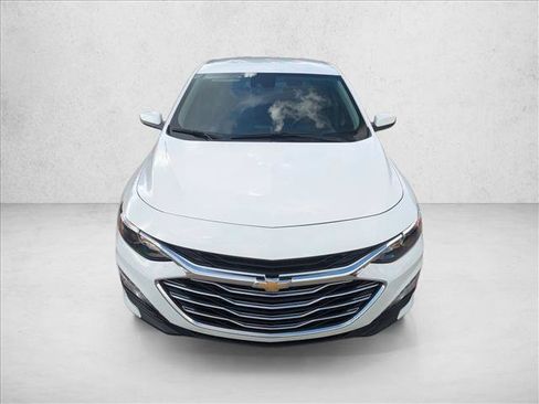 Used 2025 Chevrolet Malibu LT FWD image 2