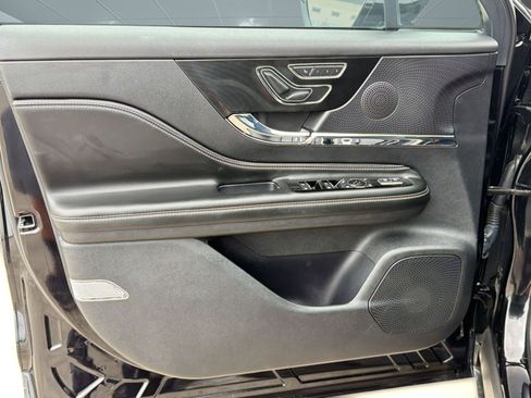 Used 2023 Lincoln Corsair FWD image 5