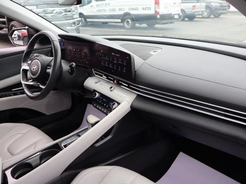 Used 2024 Hyundai Elantra Limited FWD image 41