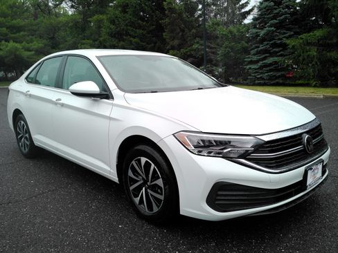 Used 2023 Volkswagen Jetta S FWD image 2