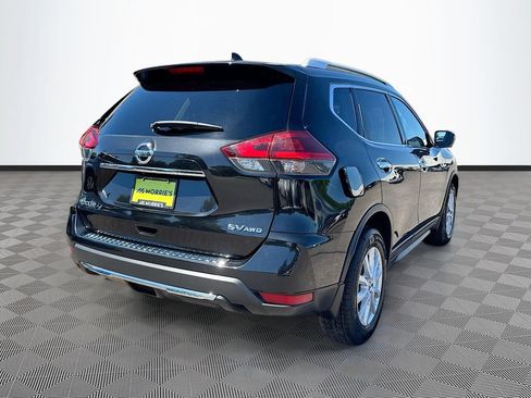 Used 2018 Nissan Rogue SV w/ Premium Package AWD/4WD image 4