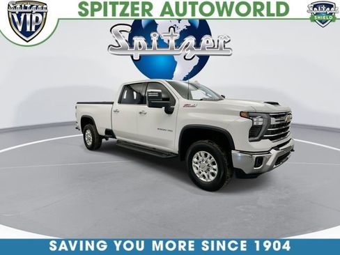 Used 2024 Chevrolet Silverado 2500 LTZ w/ LTZ Premium Package AWD/4WD image 3