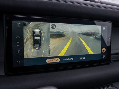 Used 2020 Land Rover Defender 110 SE image 18