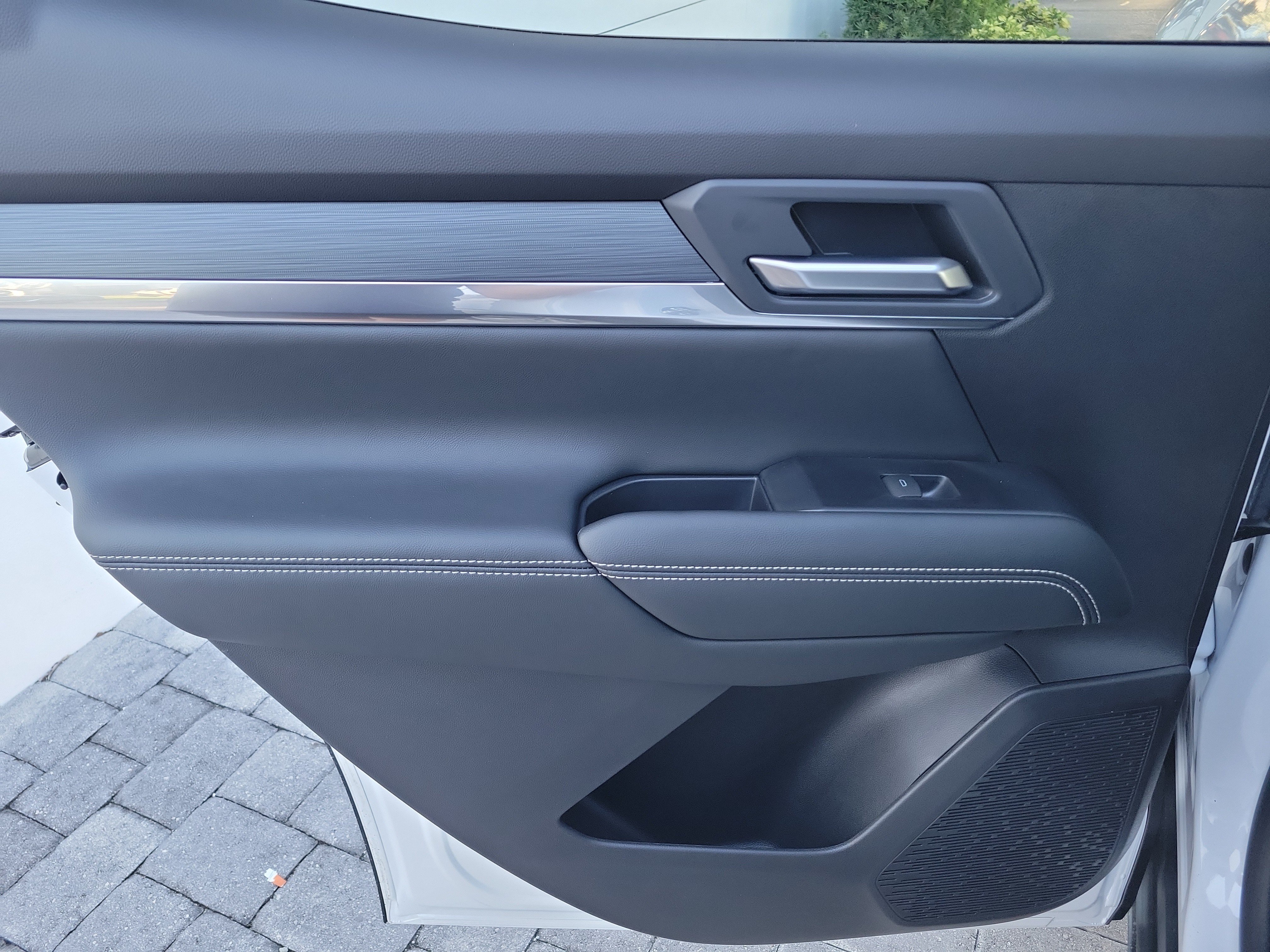New 2027 GMC Terrain Elevation FWD image 13