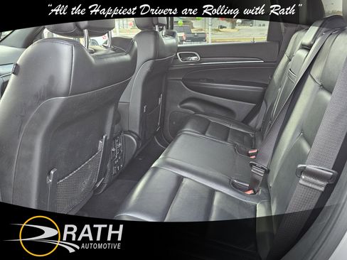 Used 2020 Jeep Grand Cherokee Limited image 16