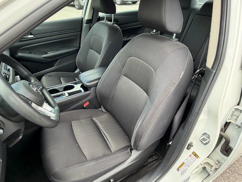 Used 2024 Nissan Altima 2.5 SV FWD image 27