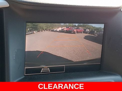 Used 2024 GMC Terrain SLE AWD/4WD image 18