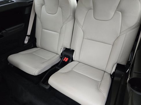 Used 2023 Volvo XC90 T8 Ultimate w/ Lounge Package image 43