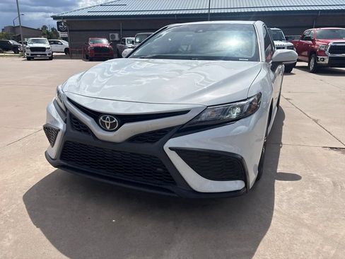 Used 2022 Toyota Camry SE w/ Cold Weather Package AWD/4WD image 3