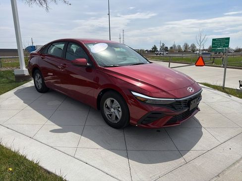 New 2026 Hyundai Elantra SE FWD image 7