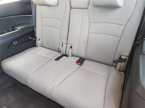 Certified 2018 Honda Pilot Touring image 14