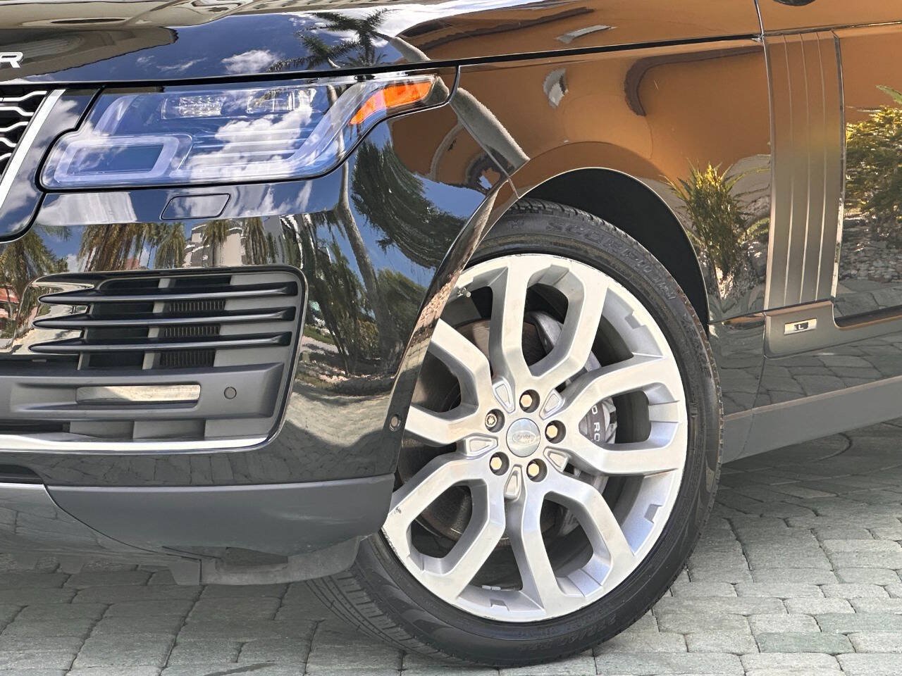 Used 2019 Land Rover Range Rover Long Wheelbase Supercharged AWD/4WD image 3