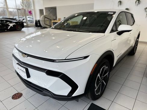 New 2026 Chevrolet Equinox EV LT image 31
