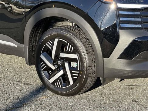 New 2026 Nissan Kicks SV image 7