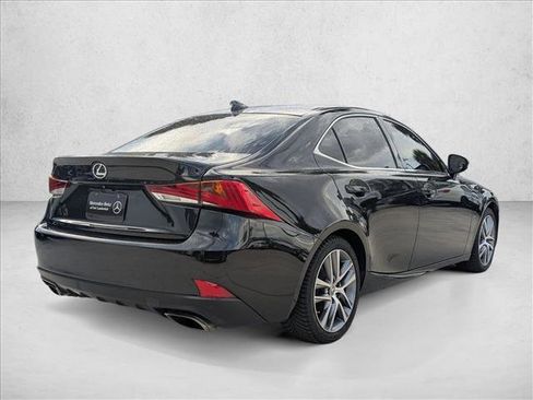 Used 2019 Lexus IS 300 image 5
