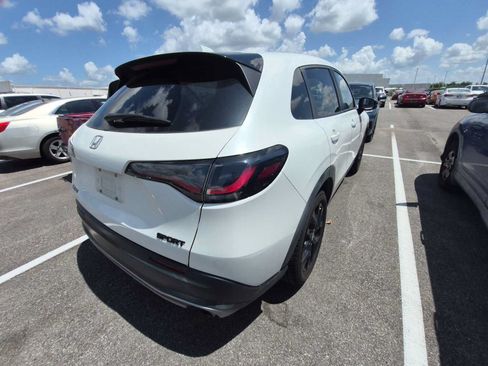 Used 2024 Honda HR-V Sport image 3
