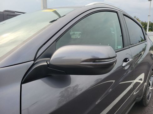 Used 2021 Honda HR-V EX image 7