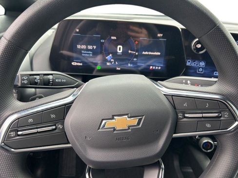 New 2026 Chevrolet Equinox EV LT image 15