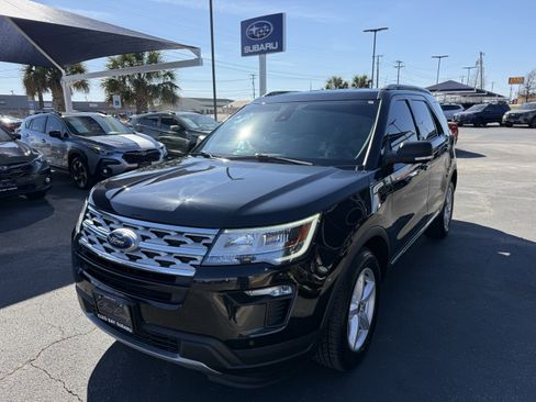 Used 2019 Ford Explorer XLT w/ Equipment Group 202A image 3