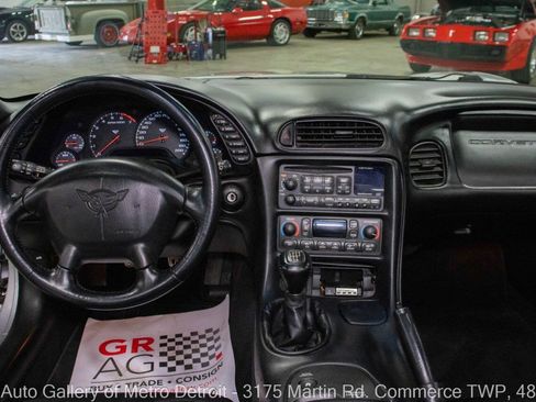 Used 2002 Chevrolet Corvette Convertible w/ Preferred Equipment Group2 RWD image 17
