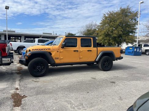 Used 2021 Jeep Gladiator Mojave image 2
