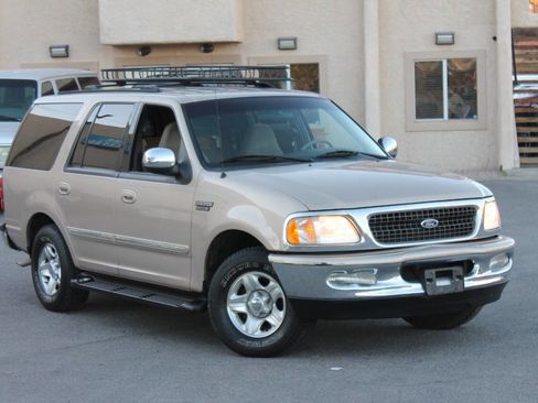 Used 1998 Ford Expedition XLT image 1