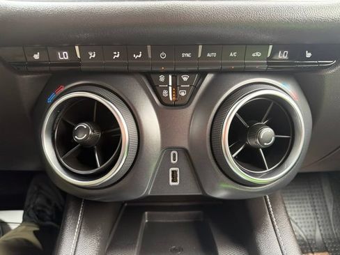 Used 2024 Chevrolet Blazer LT w/ Convenience Package FWD image 31